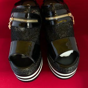 Black Flatform Shoes